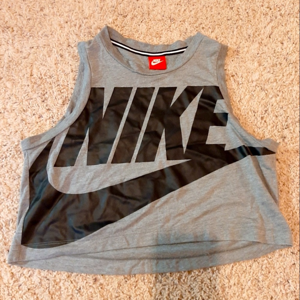 Nike Crop Muscle Tank